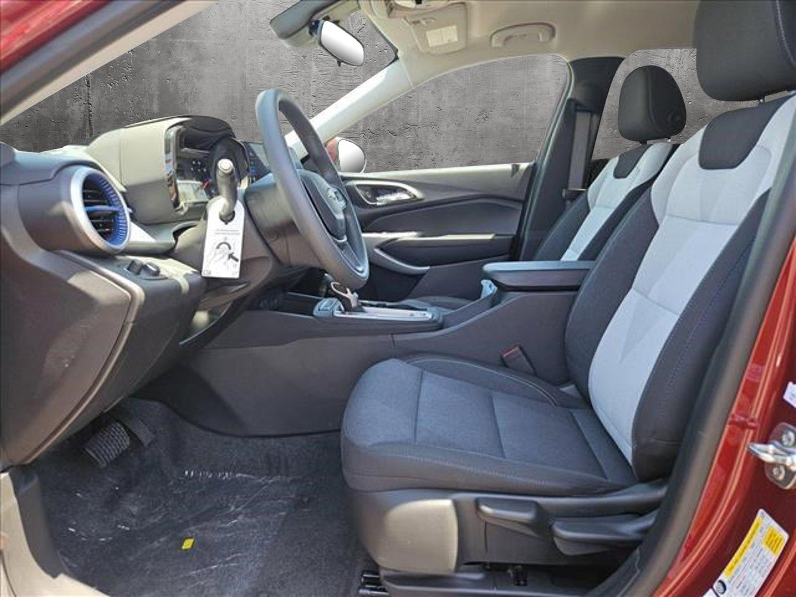 2024 Chevrolet Trax Vehicle Photo in PEORIA, AZ 85382-3715