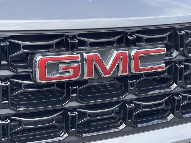 2024 GMC Canyon Vehicle Photo in TURLOCK, CA 95380-4918