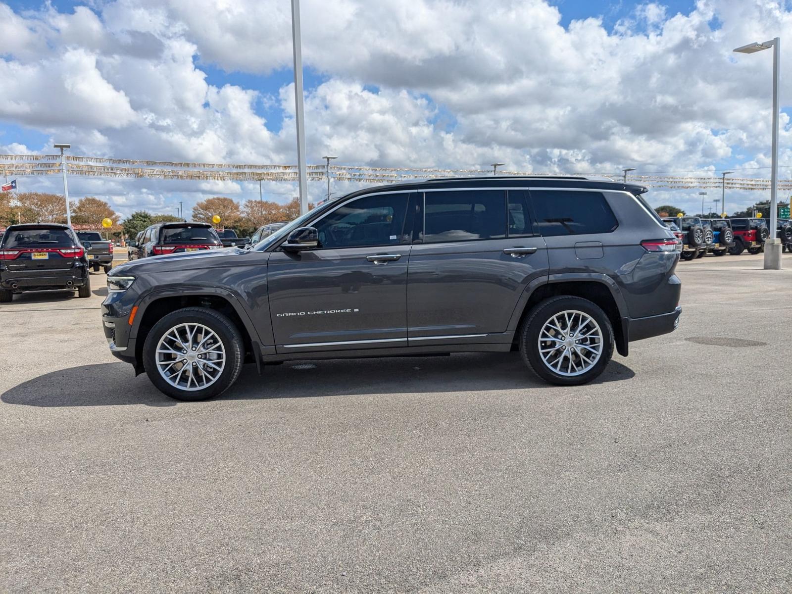 2022 Jeep Grand Cherokee L Vehicle Photo in Seguin, TX 78155