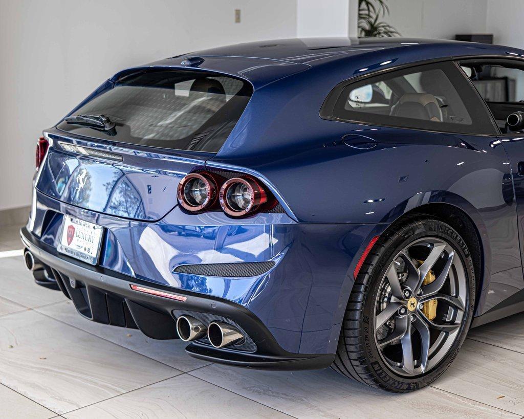 2019 Ferrari GTC4Lusso Vehicle Photo in Saint Charles, IL 60174