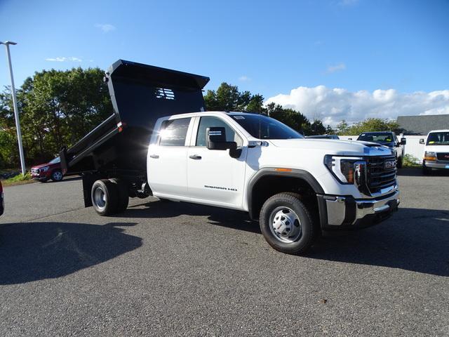 2024 GMC Sierra 3500 HD Chassis Cab Vehicle Photo in BOURNE, MA 02532-3918