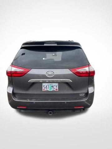 2017 Toyota Sienna Vehicle Photo in Salem, OR 97301