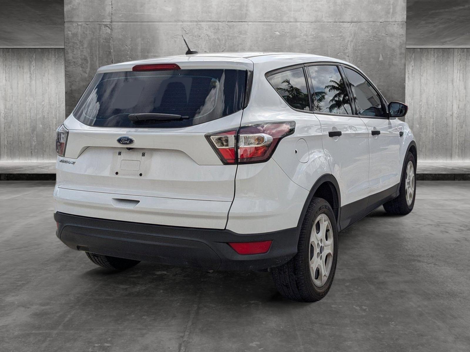 2017 Ford Escape Vehicle Photo in Miami, FL 33015