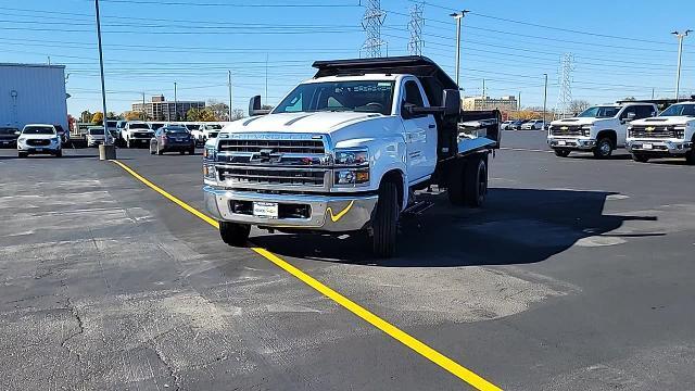 2024 Chevrolet Silverado Chassis Cab Vehicle Photo in JOLIET, IL 60435-8135