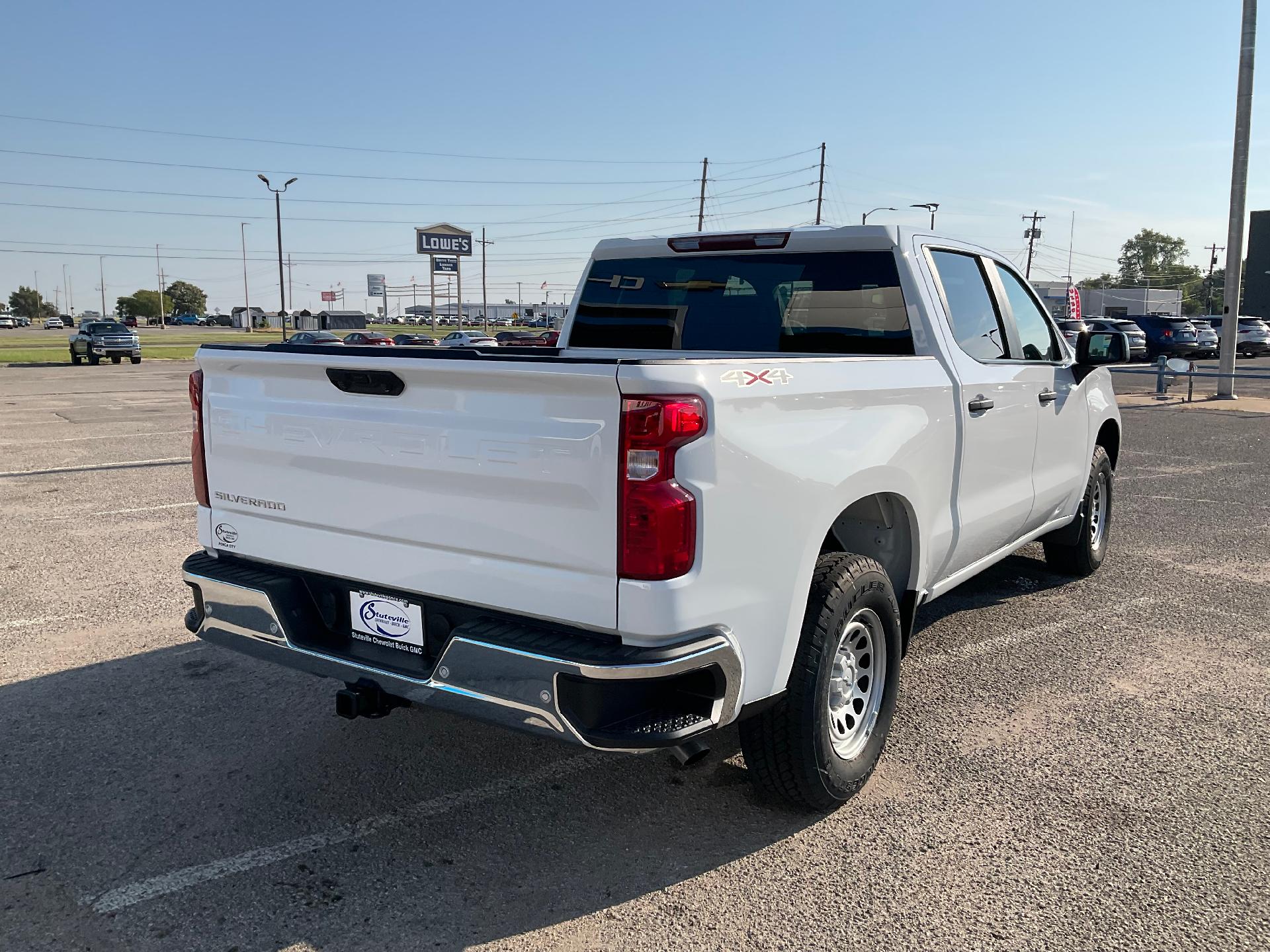 2024 Chevrolet Silverado 1500 Vehicle Photo in PONCA CITY, OK 74601-1036