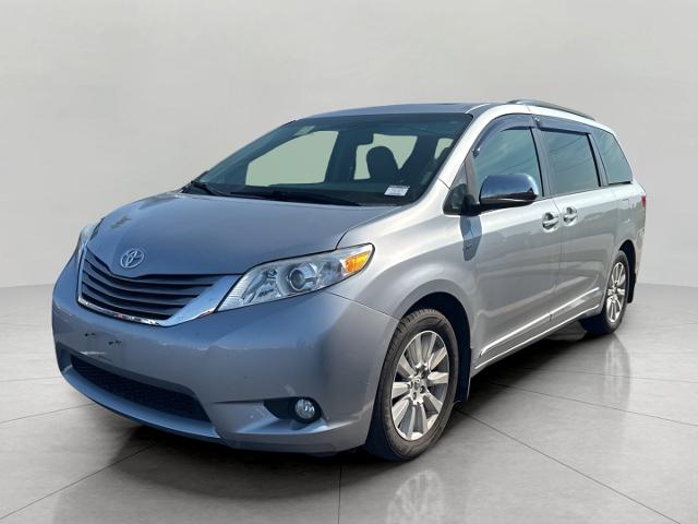 2017 Toyota Sienna Vehicle Photo in MANITOWOC, WI 54220-5838