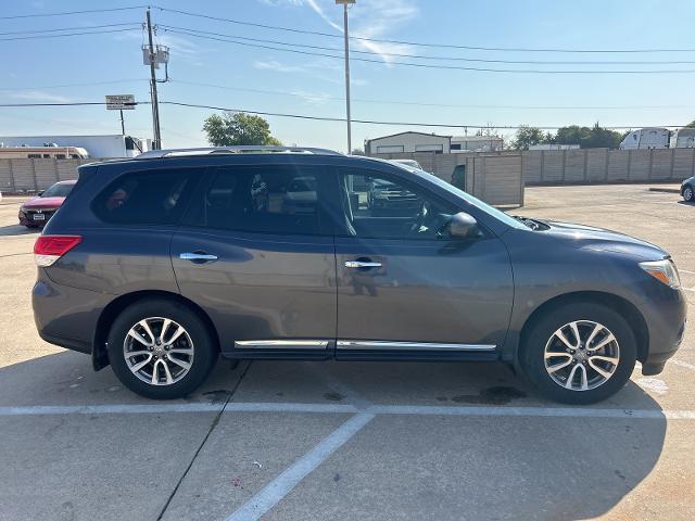 2014 Nissan Pathfinder Vehicle Photo in Denison, TX 75020