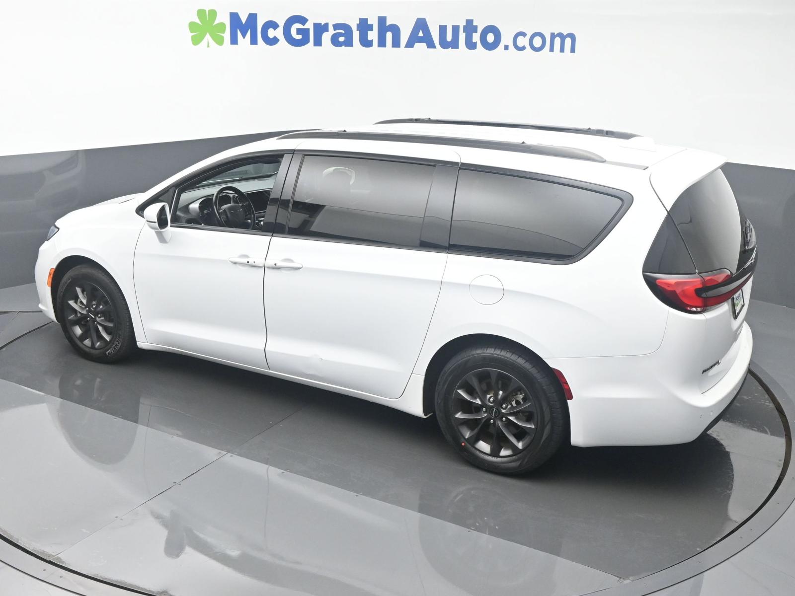 2021 Chrysler Pacifica Vehicle Photo in Cedar Rapids, IA 52402