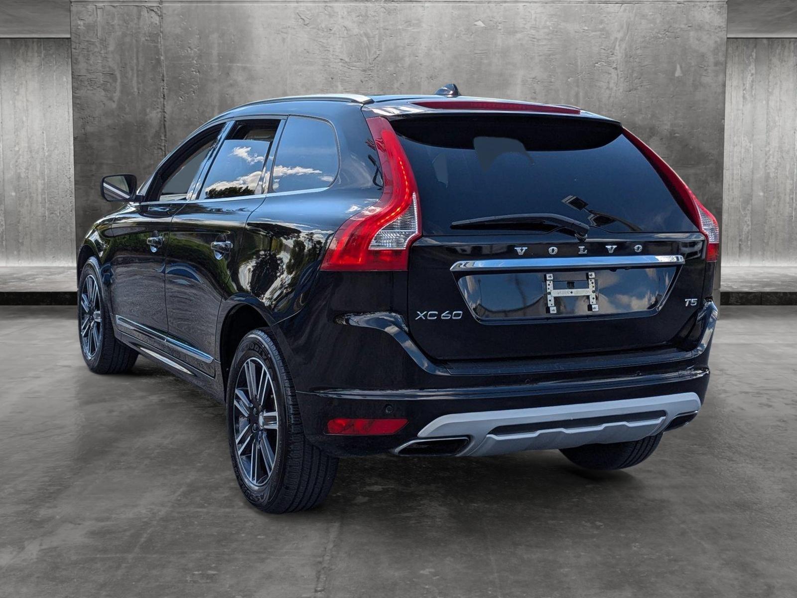 2017 Volvo XC60 Vehicle Photo in Miami, FL 33015