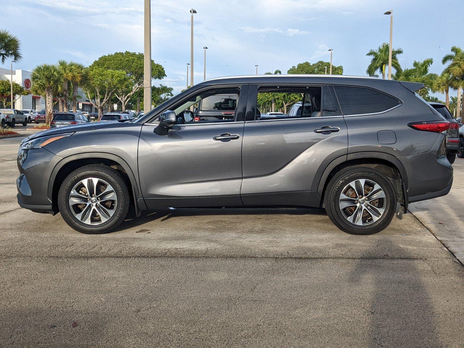 2022 Toyota Highlander Vehicle Photo in Davie, FL 33331