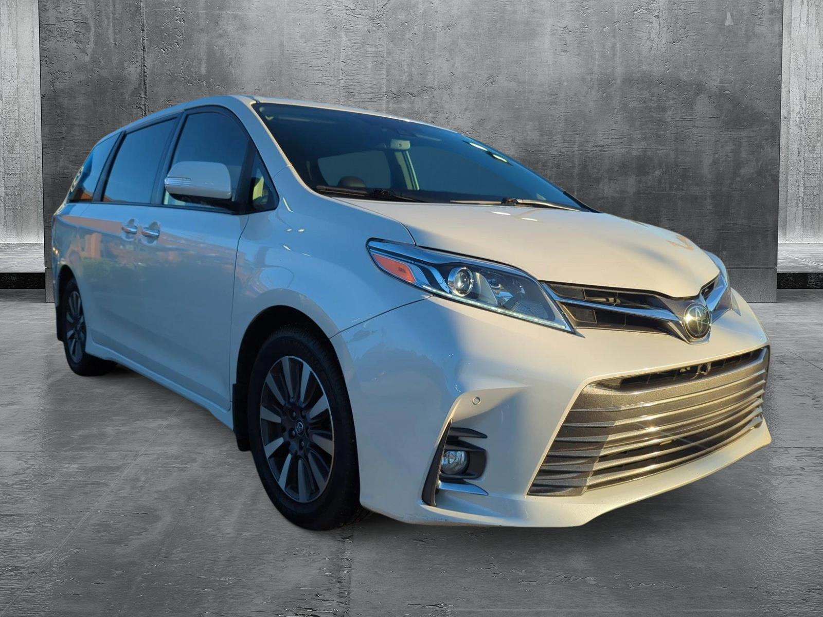 2020 Toyota Sienna Vehicle Photo in Memphis, TN 38125