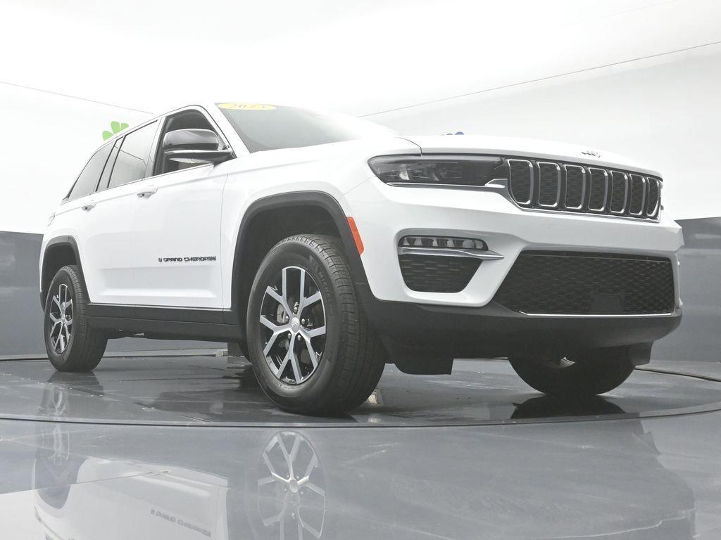 2023 Jeep Grand Cherokee Vehicle Photo in Cedar Rapids, IA 52402