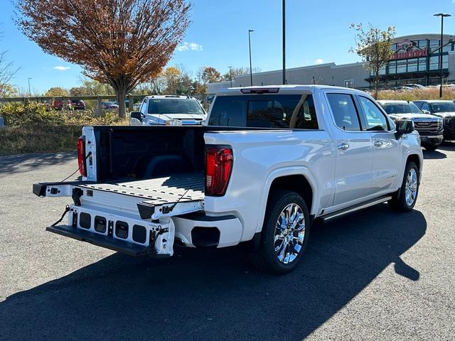 2024 GMC Sierra 1500 Vehicle Photo in LOWELL, MA 01852-4336