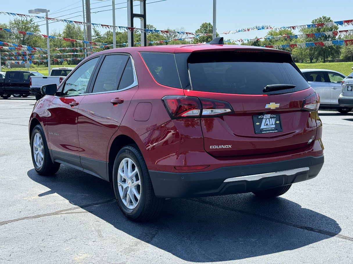 2024 Chevrolet Equinox Vehicle Photo in BOONVILLE, IN 47601-9633