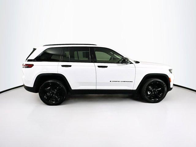 2024 Jeep Grand Cherokee Vehicle Photo in Doylsetown, PA 18901