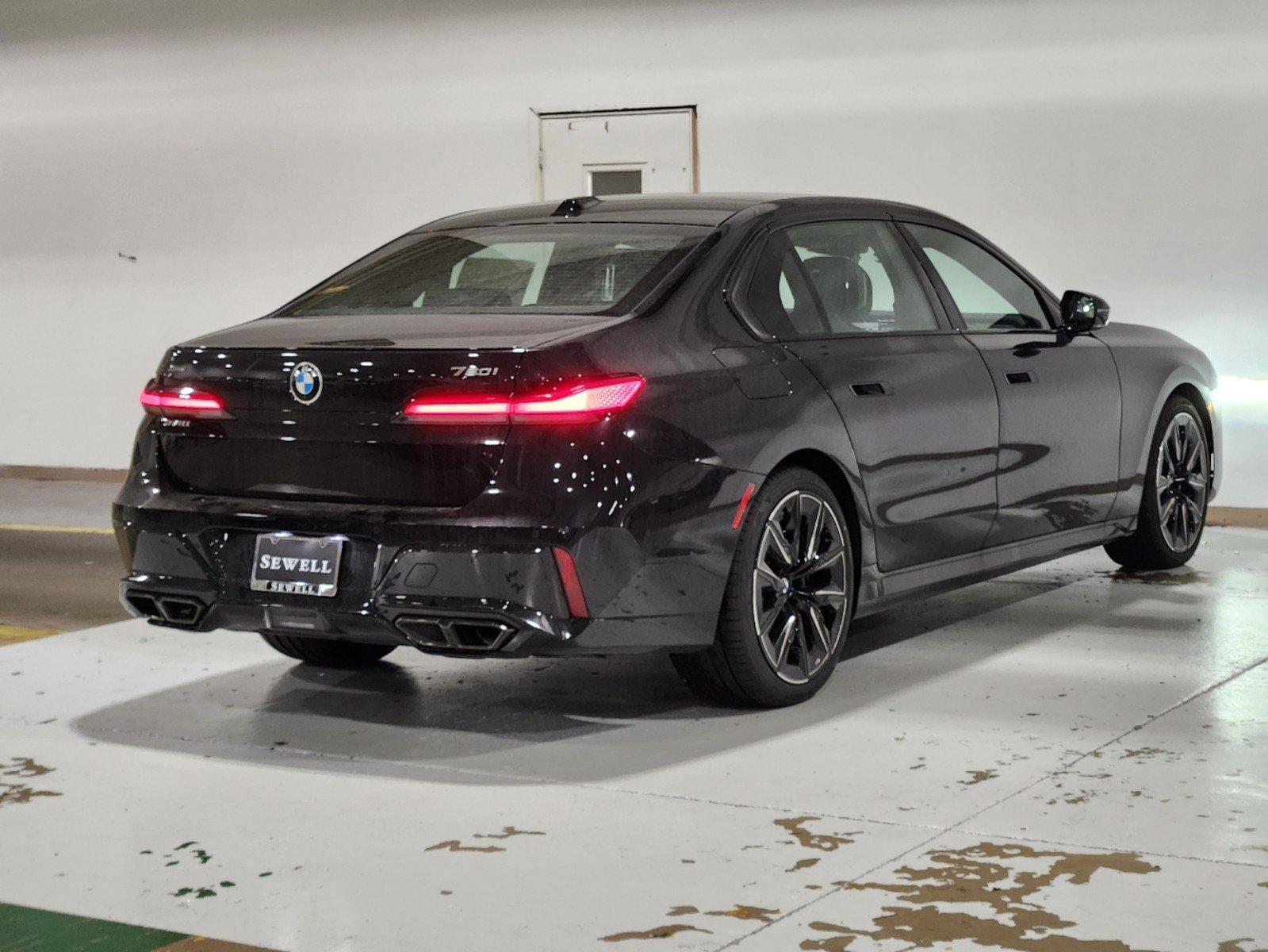 2024 BMW 760i xDrive Vehicle Photo in GRAPEVINE, TX 76051