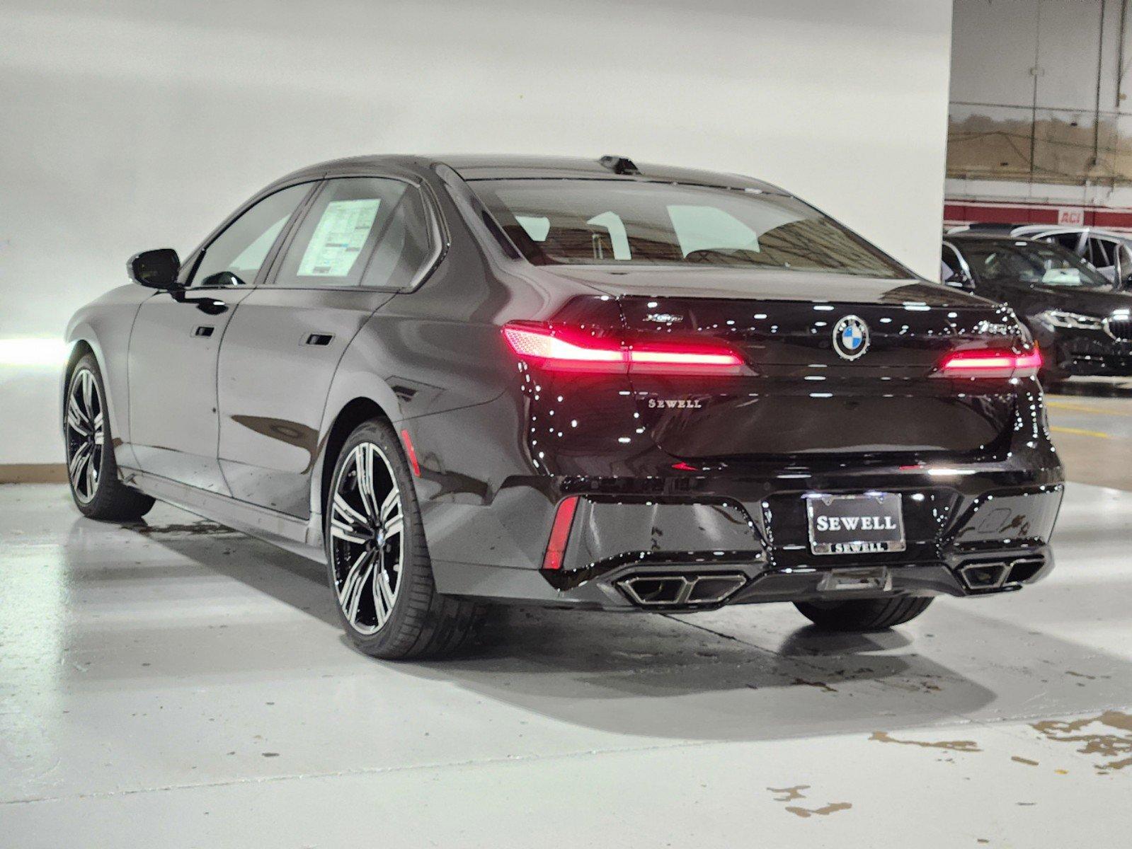 2024 BMW 760i xDrive Vehicle Photo in GRAPEVINE, TX 76051