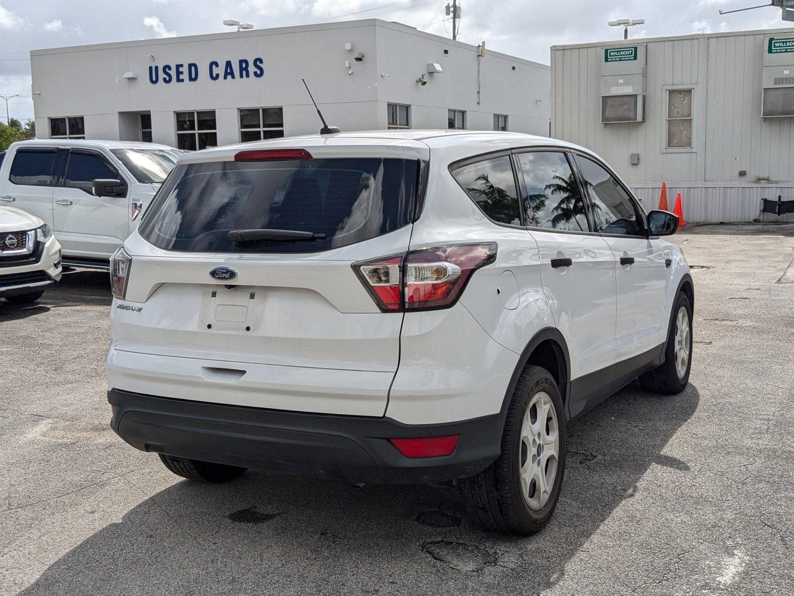 2017 Ford Escape Vehicle Photo in Miami, FL 33015