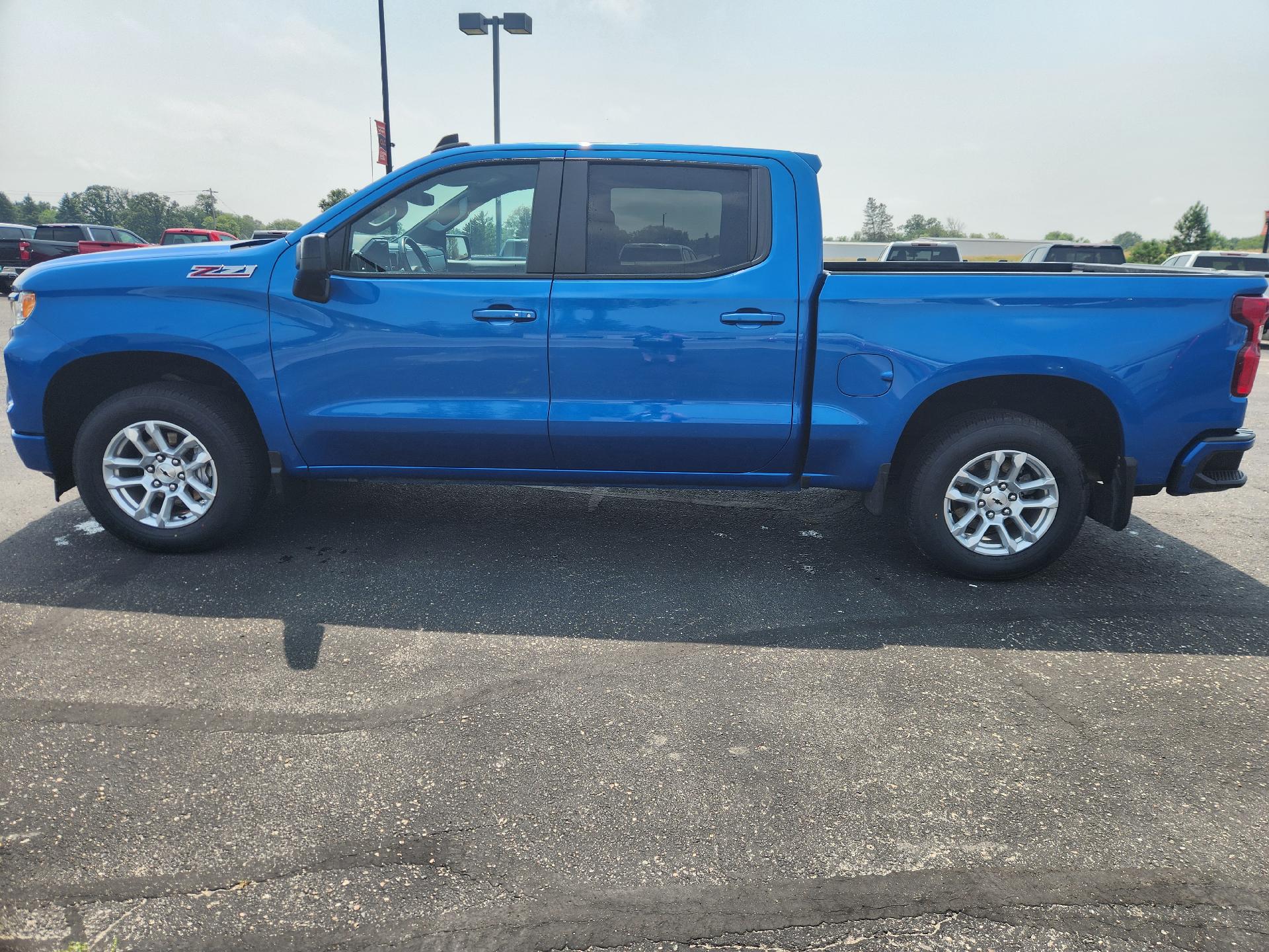 Used 2022 Chevrolet Silverado 1500 RST with VIN 3GCUDEED2NG595497 for sale in Staples, MN