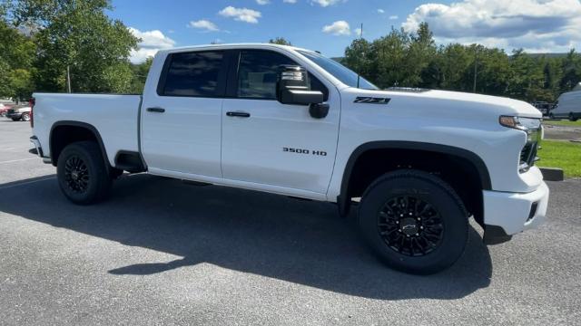 2024 Chevrolet Silverado 3500 HD Vehicle Photo in THOMPSONTOWN, PA 17094-9014