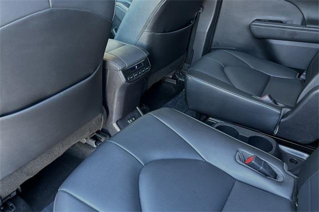 2020 Toyota Highlander Vehicle Photo in ELK GROVE, CA 95757-8703