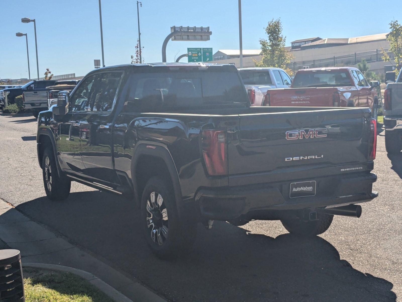 2024 GMC Sierra 2500 HD Vehicle Photo in LONE TREE, CO 80124-2750