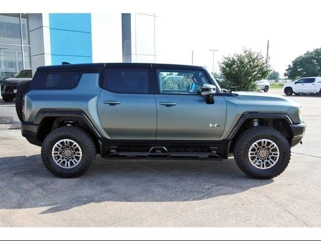 2024 GMC HUMMER EV SUV Vehicle Photo in ROSENBERG, TX 77471-5675