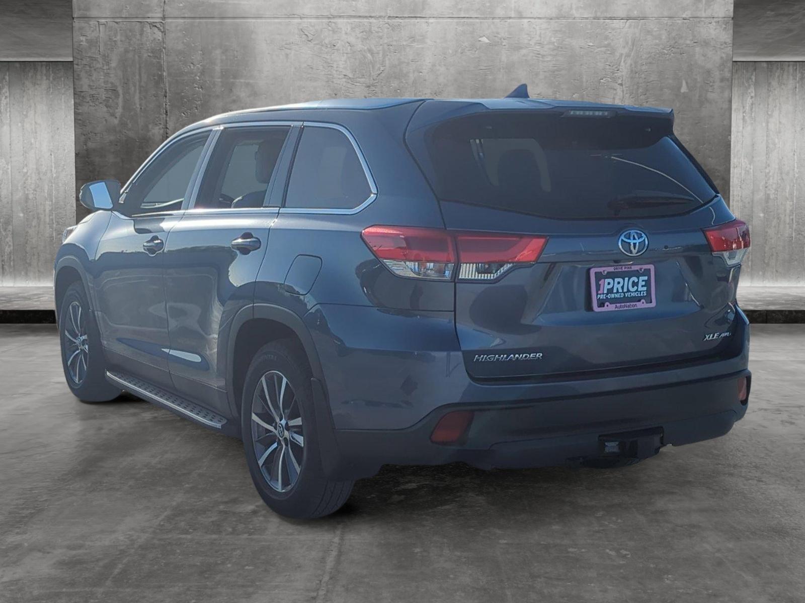 2019 Toyota Highlander Vehicle Photo in Ft. Myers, FL 33907