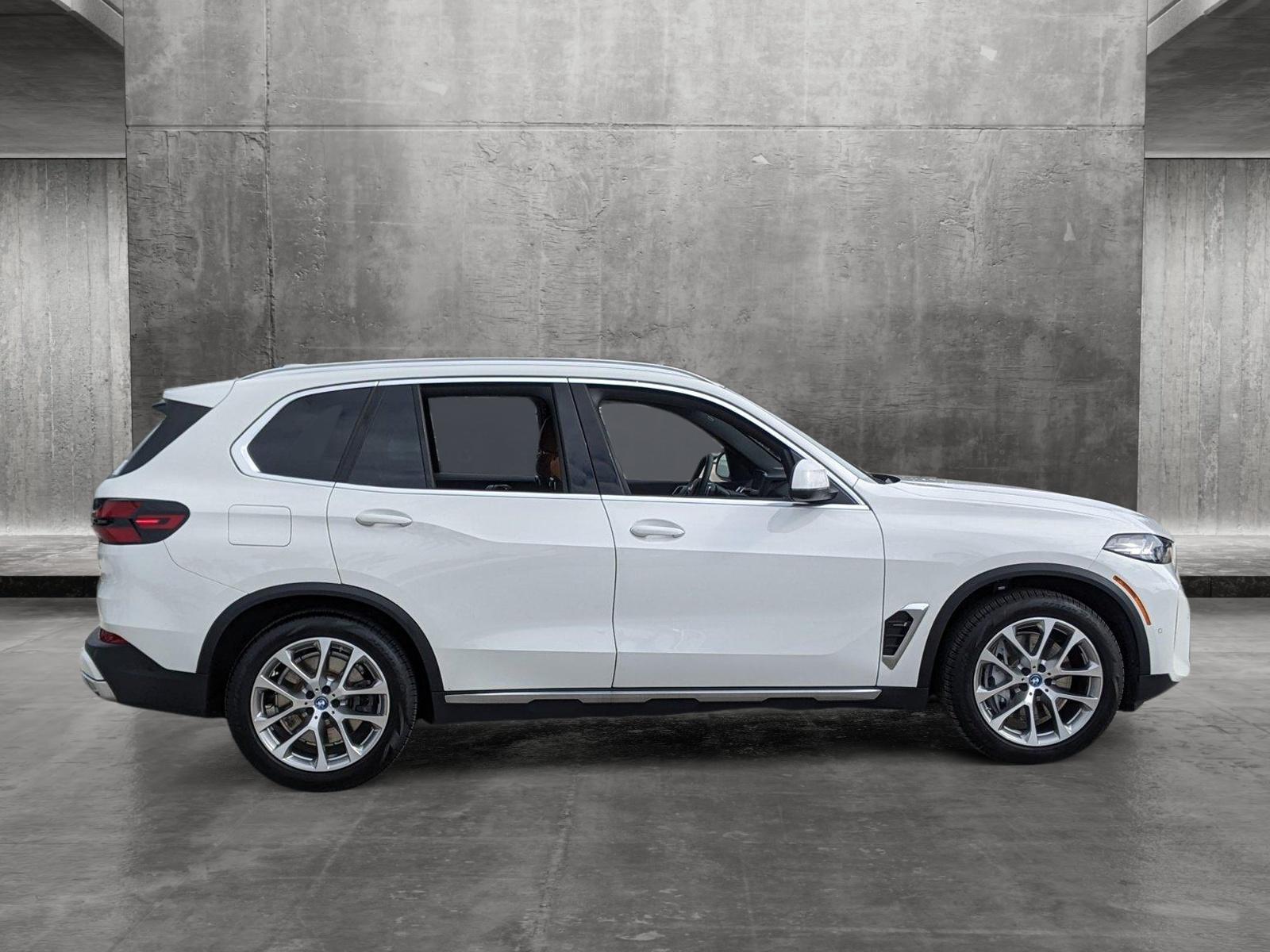 2024 BMW X5 xDrive50e Vehicle Photo in Delray Beach, FL 33444