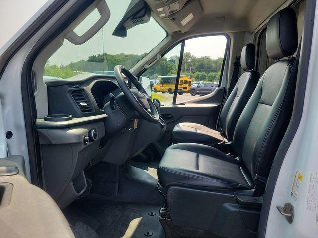 2022 Ford Transit Cutaway Vehicle Photo in DANBURY, CT 06810-5034