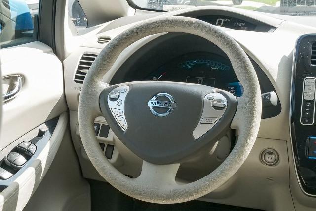 2011 Nissan LEAF Vehicle Photo in VENTURA, CA 93003-8585