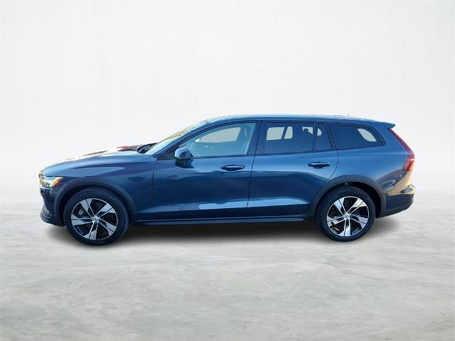 2022 Volvo V60 Cross Country Vehicle Photo in Houston, TX 77007