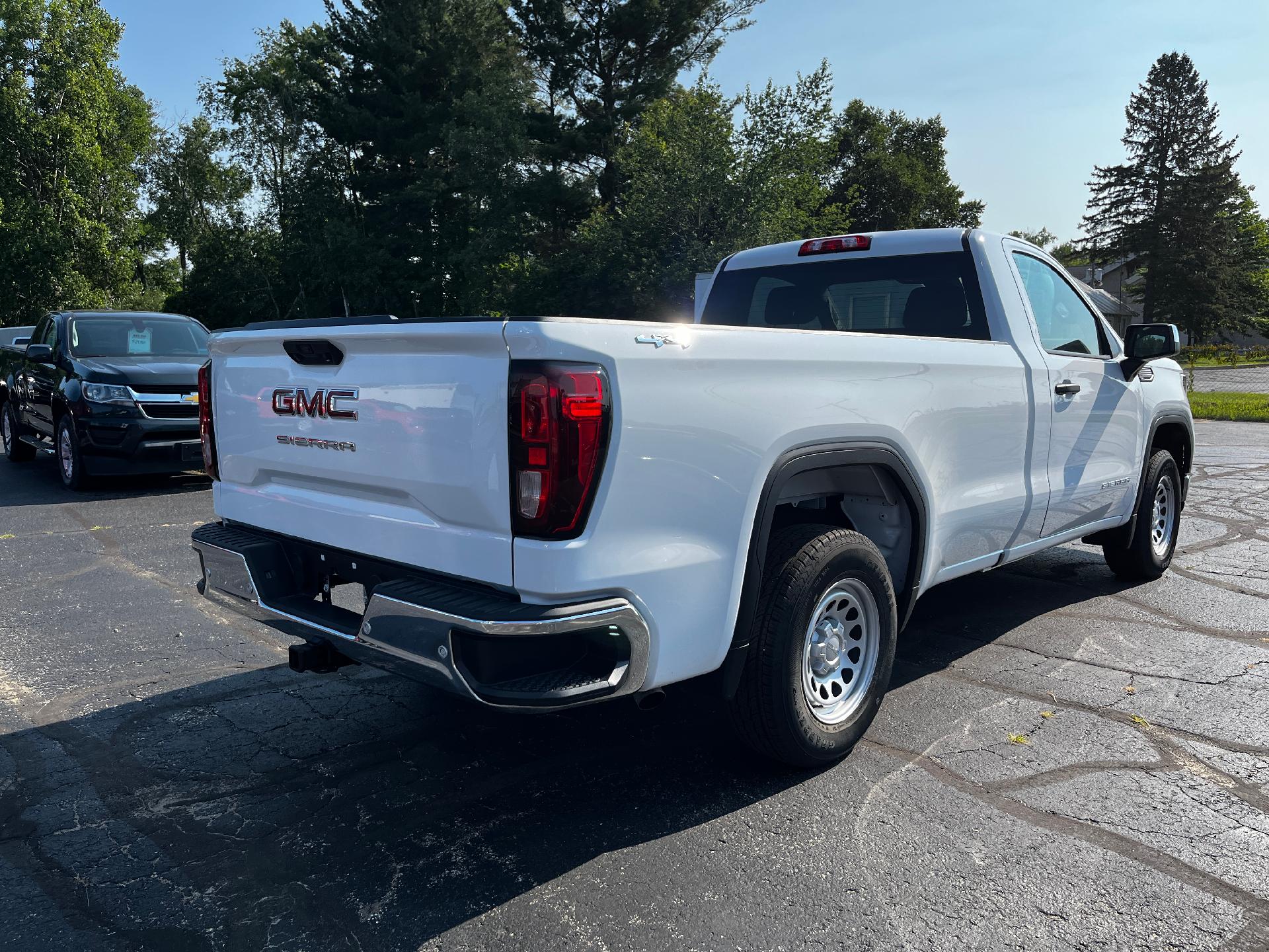 2024 GMC Sierra 1500 Vehicle Photo in CLARE, MI 48617-9414