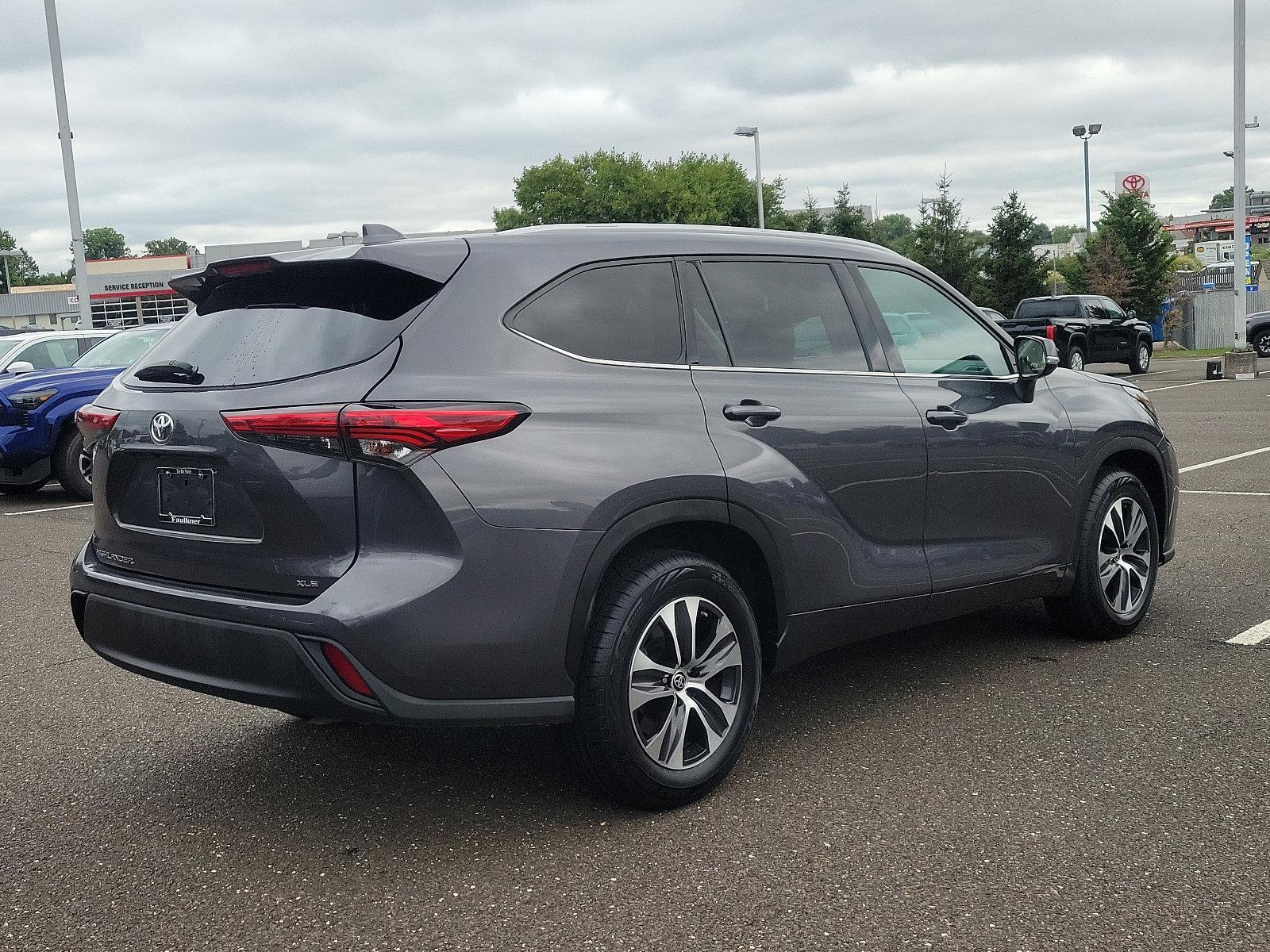 2022 Toyota Highlander Vehicle Photo in Trevose, PA 19053