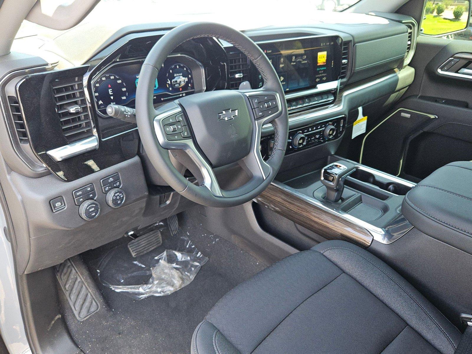 2024 Chevrolet Silverado 1500 Vehicle Photo in MESA, AZ 85206-4395