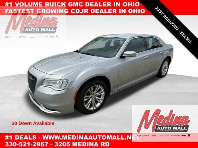 2020 Chrysler 300 Vehicle Photo in MEDINA, OH 44256-9631