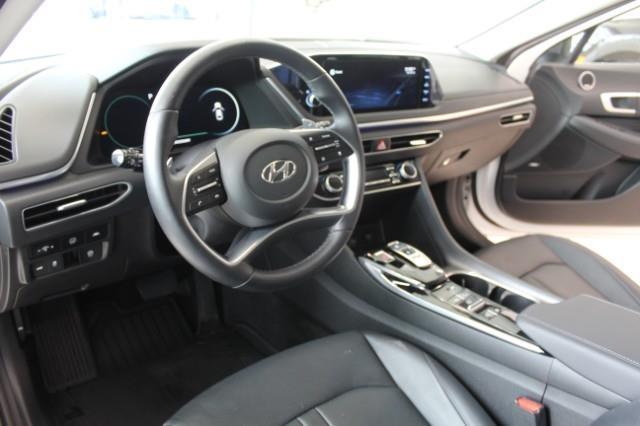 2022 Hyundai SONATA Hybrid Vehicle Photo in Green Bay, WI 54304