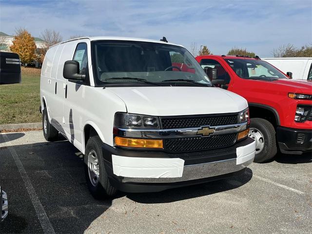 2025 Chevrolet Express Cargo 2500 Vehicle Photo in ALCOA, TN 37701-3235