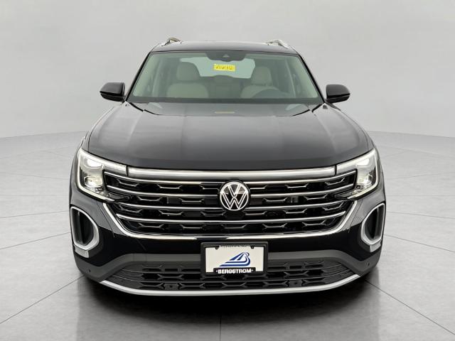 2024 Volkswagen Atlas Vehicle Photo in Oshkosh, WI 54904