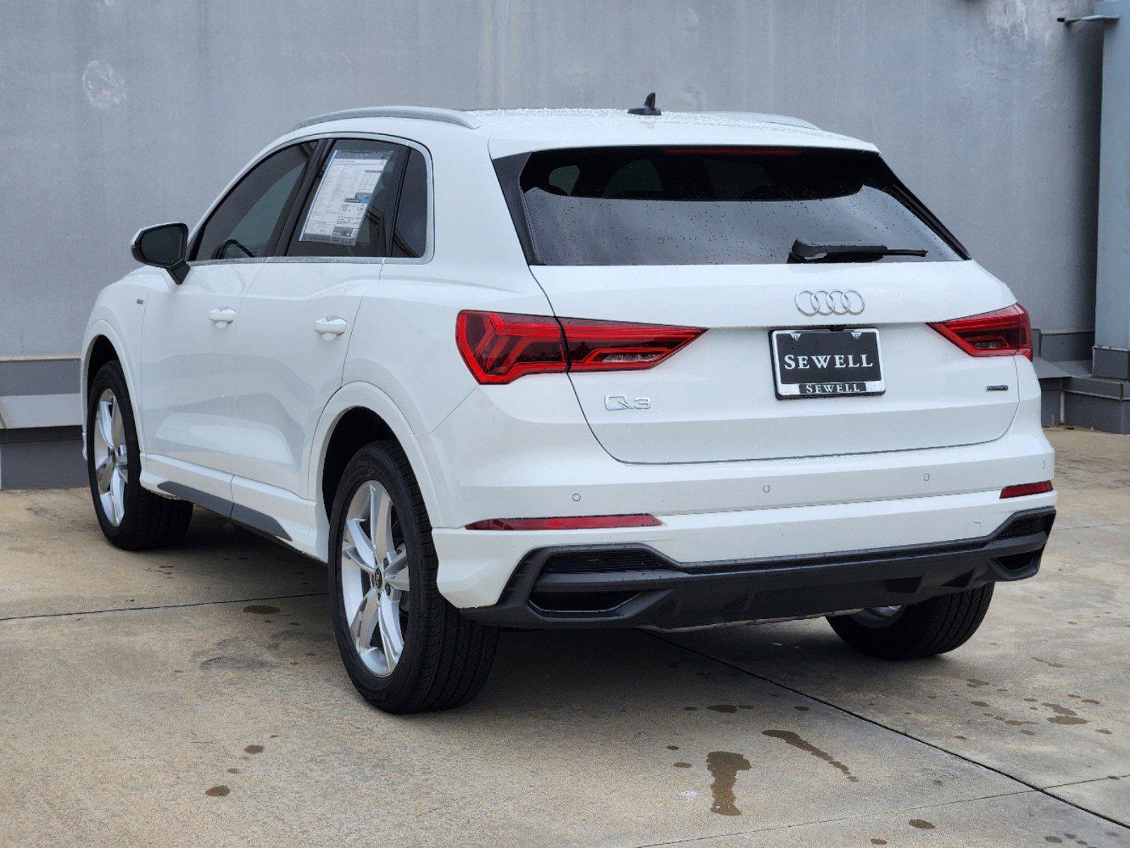 2024 Audi Q3 Vehicle Photo in SUGAR LAND, TX 77478