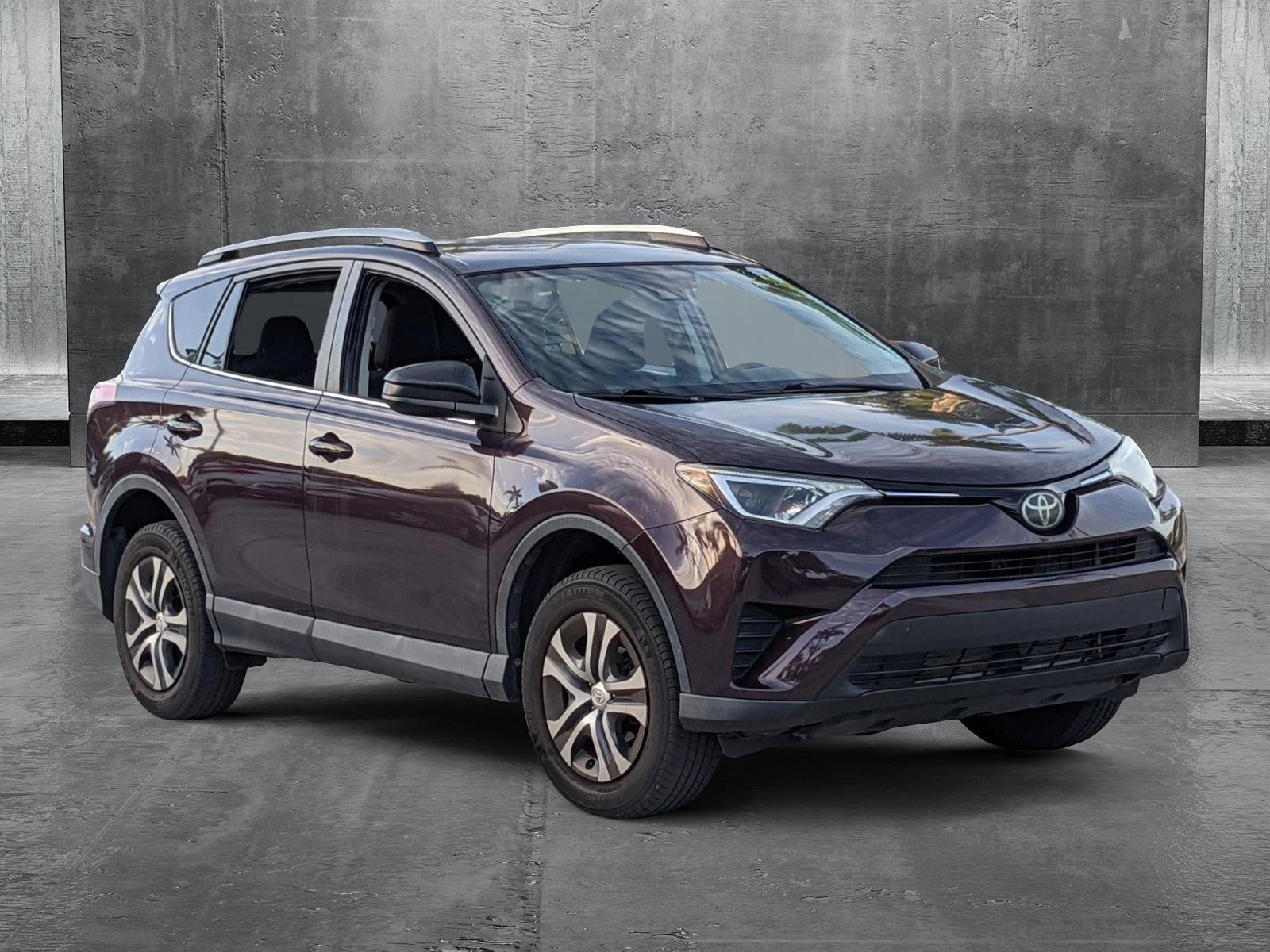 2018 Toyota RAV4 Vehicle Photo in Davie, FL 33331