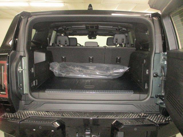 2024 GMC HUMMER EV SUV Vehicle Photo in BATTLE CREEK, MI 49037-8454