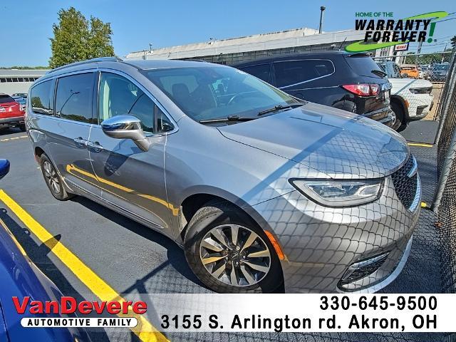 2021 Chrysler Pacifica Vehicle Photo in Akron, OH 44312