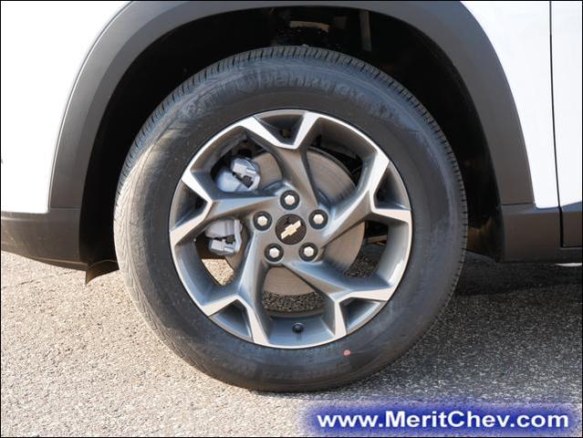 2025 Chevrolet Trax Vehicle Photo in MAPLEWOOD, MN 55119-4794