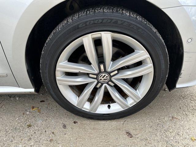 2017 Volkswagen Passat Vehicle Photo in MEDINA, OH 44256-9631