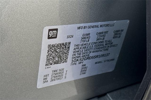 2025 GMC Yukon XL Vehicle Photo in ELK GROVE, CA 95757-8703