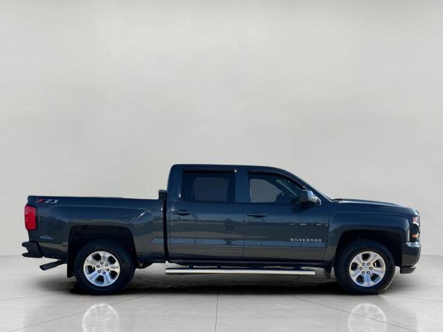 Used 2018 Chevrolet Silverado 1500 LT with VIN 3GCUKRECXJG238051 for sale in Manitowoc, WI