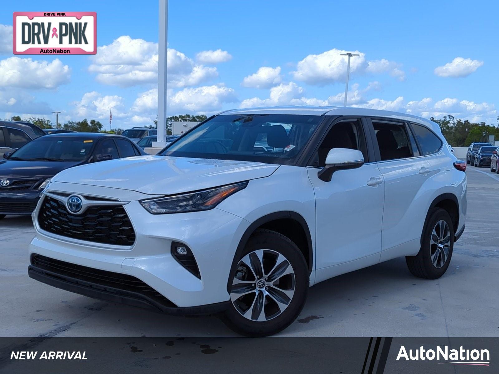 2023 Toyota Highlander Vehicle Photo in Ft. Myers, FL 33907