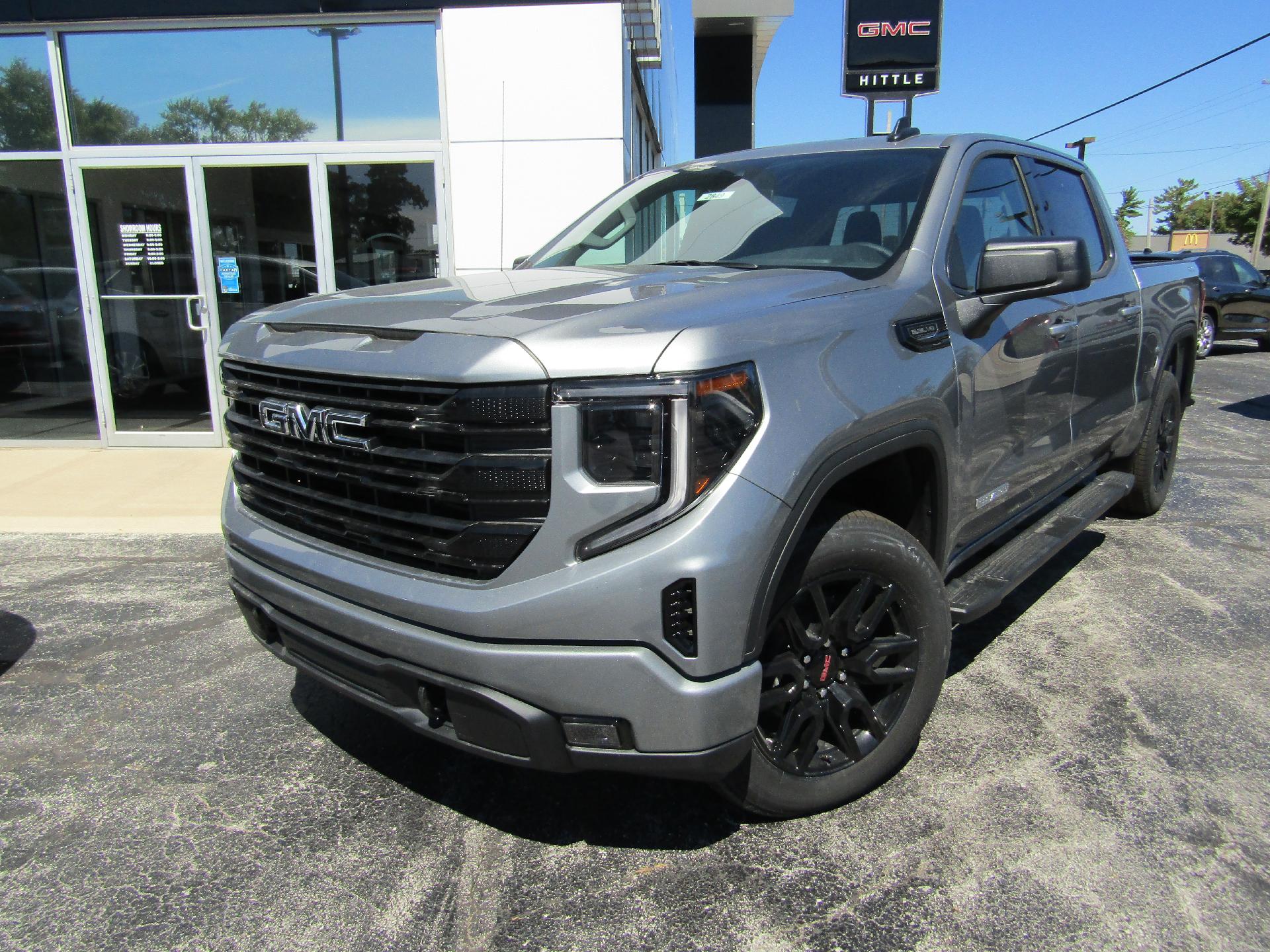 2024 GMC Sierra 1500 Vehicle Photo in GREENVILLE, OH 45331-1026