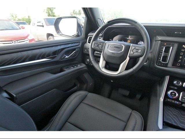 2024 GMC Yukon Vehicle Photo in ROSENBERG, TX 77471-5675